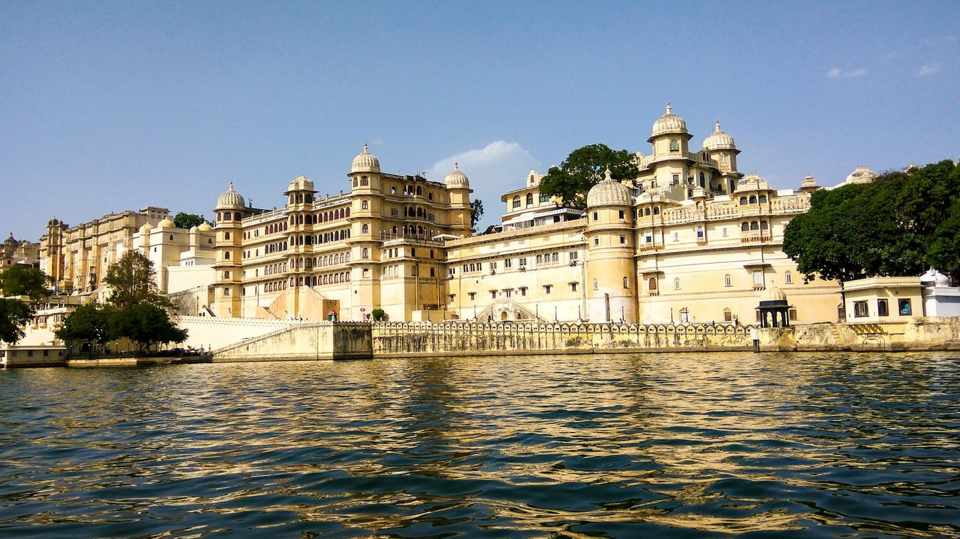 The Octopussy Way India — Udaipur lake-city imagery