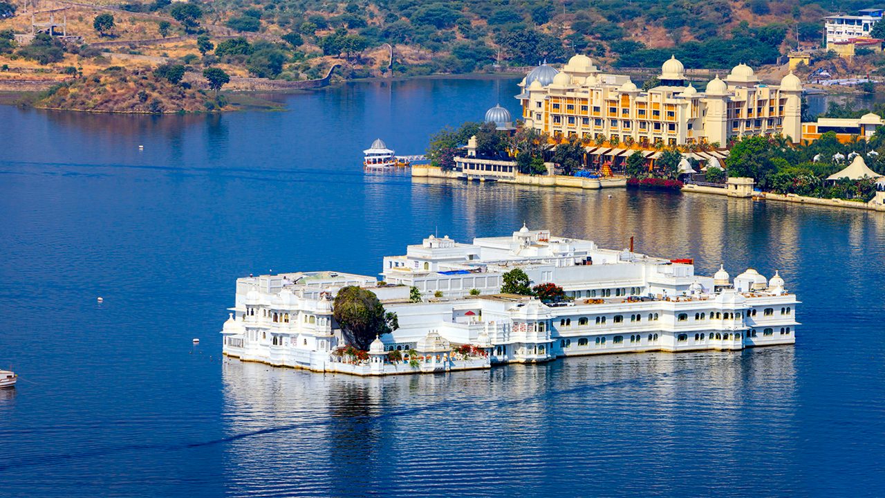 The Octopussy Way India — Udaipur lake-city imagery